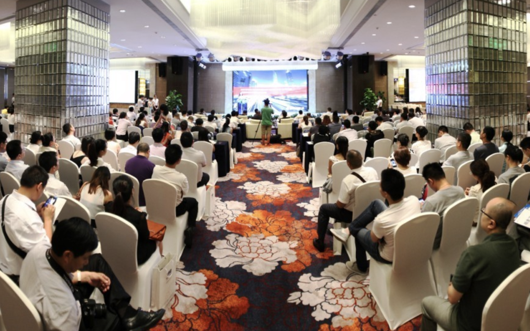<strong>主題：2013成都商業地產月寫字樓供需高峰論壇</strong>
